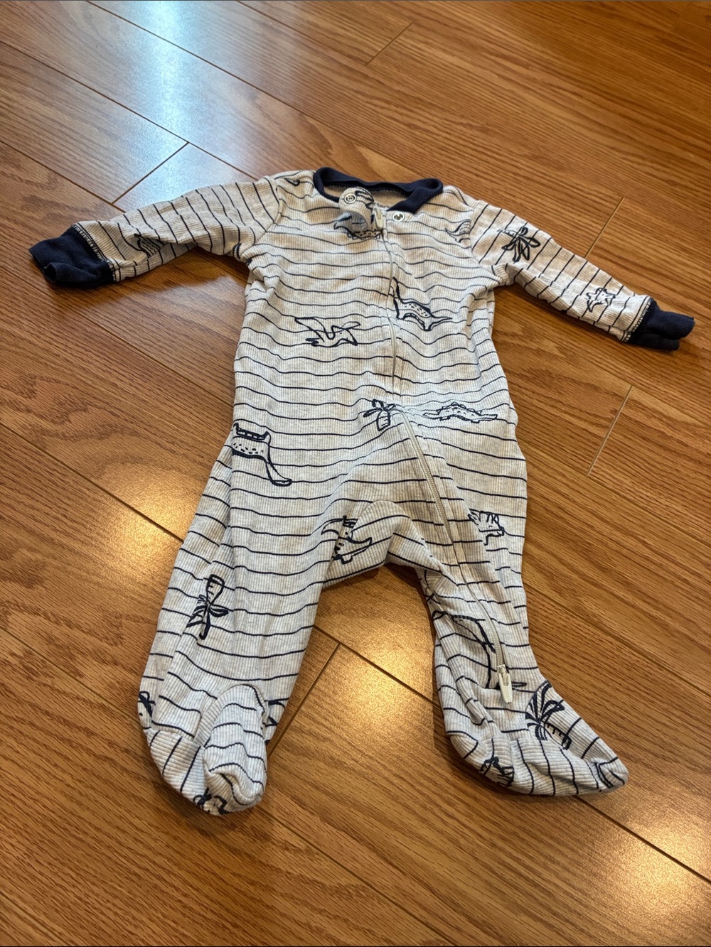 20/25$ 🧸 Striped Navy and Cream Footed One-Piece Pajamas